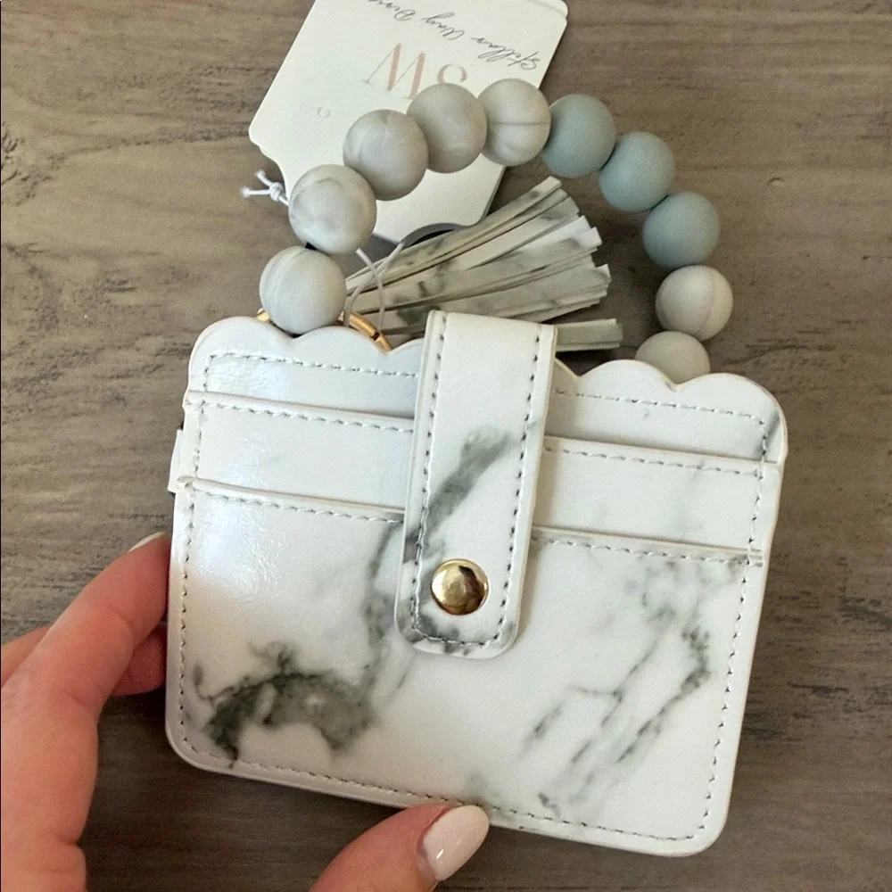 Elegant Marble Card Holder with Beaded Bracelet